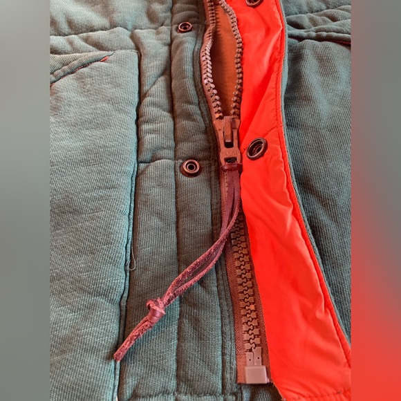 Polo by Ralph Lauren Men's Green and Orange Puffer Vest - Picture 6 of 8